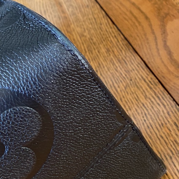 Authentic Louis Vuitton Black OnTheGo GM with authentic LV Bandeau - Picture 8 of 17